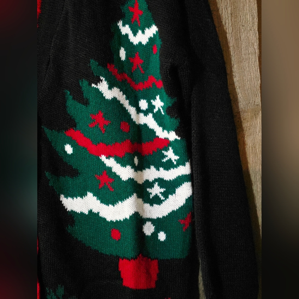 SOLD Vintage Disney Winnie The Pooh Christmas Knit Cardigan Sweater Women's - Picture 4 of 8